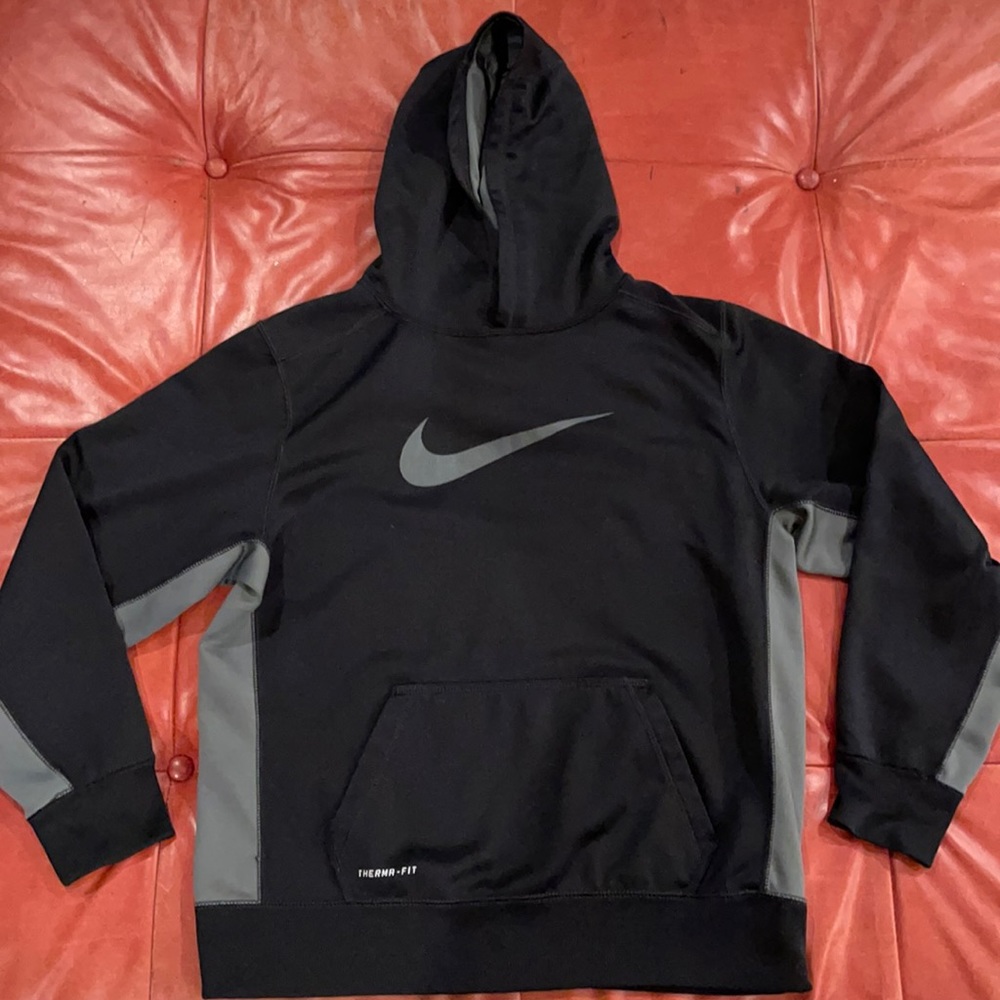 Nike Boys black and gray therma-fit XL